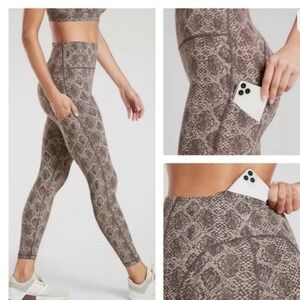 Athleta Ultimate Stash Pocket Snake 7/8 Tight Leggings‎ Size Small